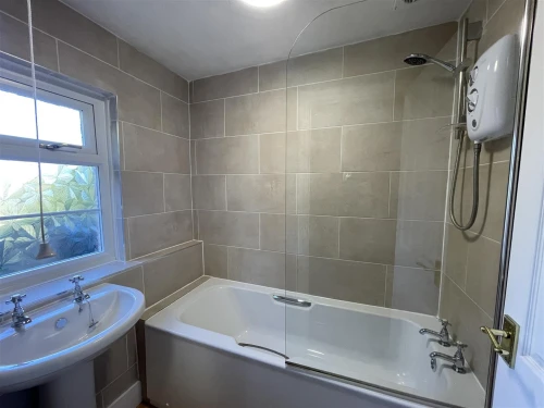 House - Semi-Detached Main Photo