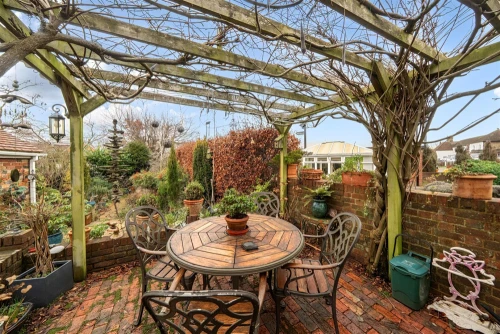 Bungalow - Detached Photo 4