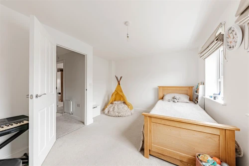 House - Semi-Detached Main Photo