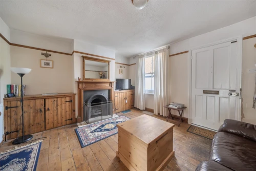 House - Terraced Photo 3