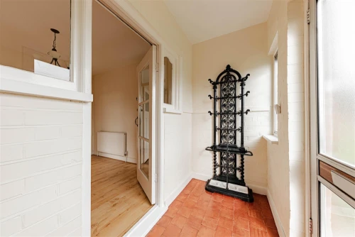 Bungalow - Detached Photo 4