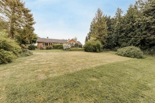 Bungalow - Detached Main Photo