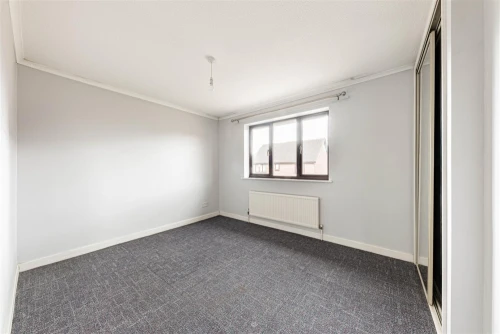 House - Semi-Detached Main Photo
