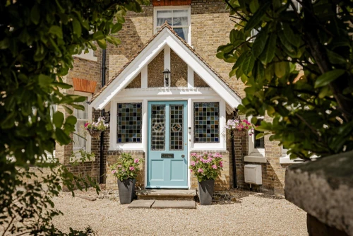 House - Detached Photo 2