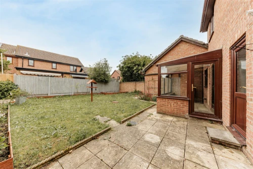 House - Semi-Detached Main Photo