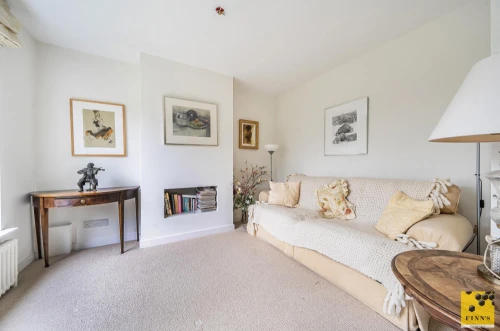 House - Detached Photo 3
